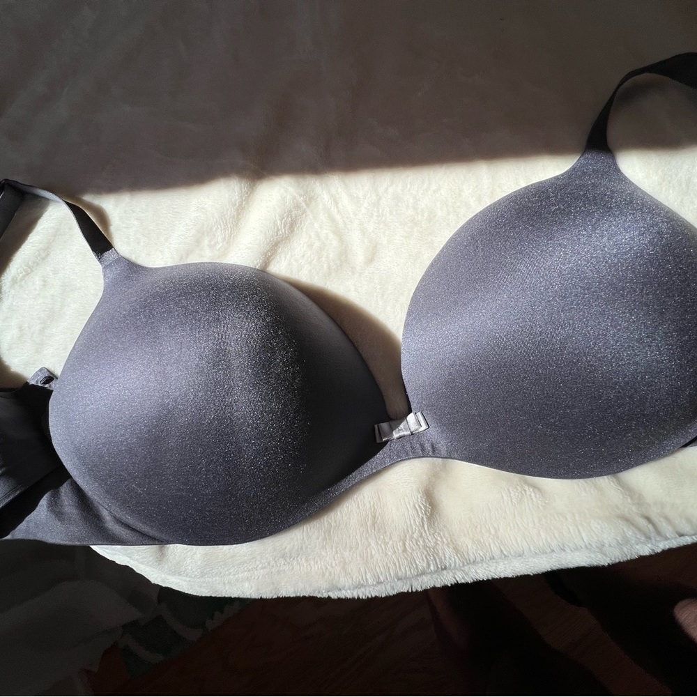 Victoria's Secret Shimmering Gray Bra-38D -like new